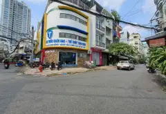 NHÀ 2 MẶT TIỀN – HẺM 2 Ô TÔ TRÁNH – ĐANG KINH DOANH TẠI QUẬN 10... Bán nhà riêng tại Diên Hồng, Hồ Chí Minh 01
