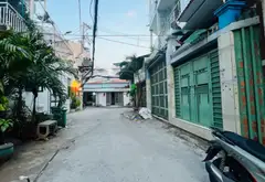 VỊ TRÍ VÀNG – XE HƠI NGỦ TRONG NHÀ – 2 MẶT HẺM XE 🚘 TRÁNH, THÔNG RA KÊNH THAM LƯƠNG 🔥... Bán nhà riêng tại Bình Hưng Hòa, Hồ Chí Minh 01