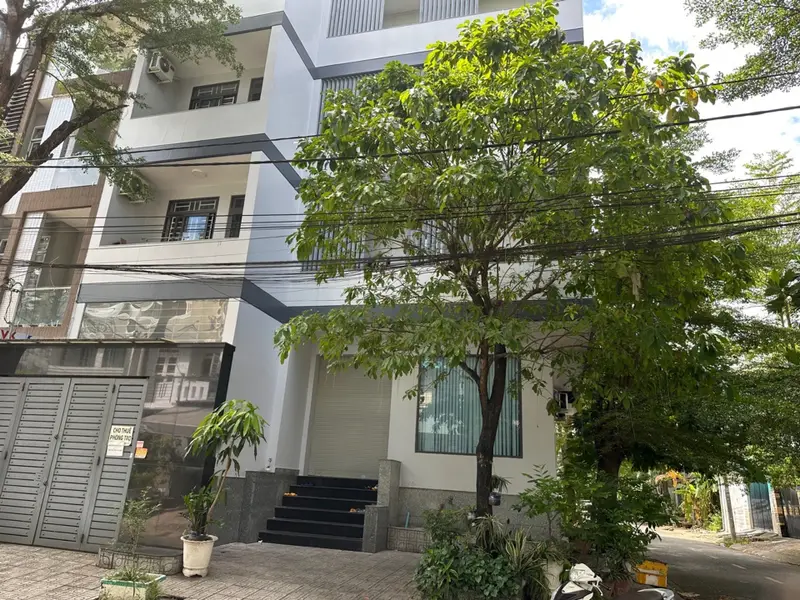 Bán văn phòng góc 2 mặt tiền tại Phường, diện tích 188m2, doanh thu 750 triệu/năm... Bán văn phòng tại Bình Đông, Hồ Chí Minh 01