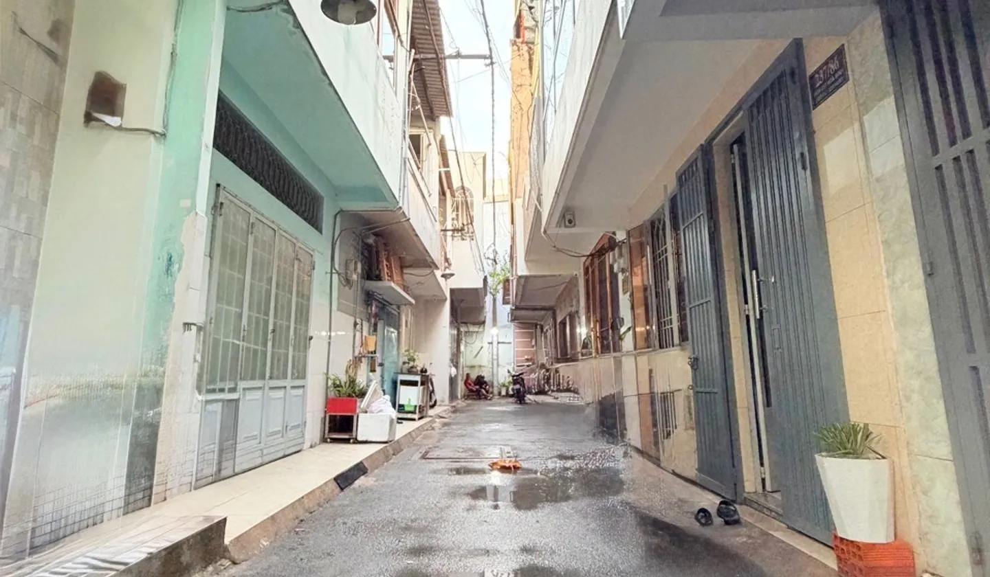 Bán nhà 2 tầng, 32m2, hẻm xe tải Quận Tân Phú, giá 4.4 tỷ... Bán nhà riêng tại Phú Thạnh, Hồ Chí Minh 01
