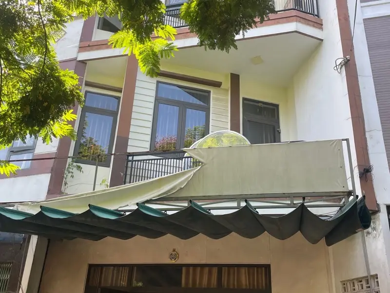 Nhà 3 tầng 3 mê kiên cố , 5 PN có thể cải tạo thêm PN. Bán kính 1km là Bệnh viện, bến xe , cầu vượt... Bán nhà mặt phố tại Hòa Khánh, Đà Nẵng 01