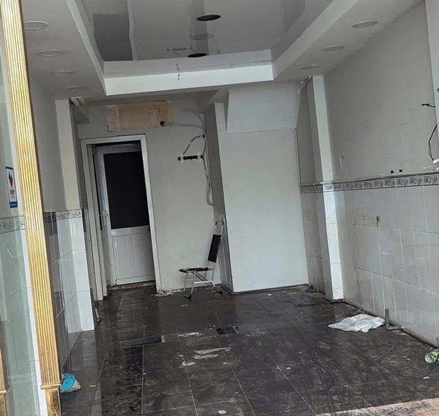 Nhà mặt tiền sầm uất ngay trung tâm Quận 10... Bán nhà mặt phố tại Vườn Lài, Hồ Chí Minh 01