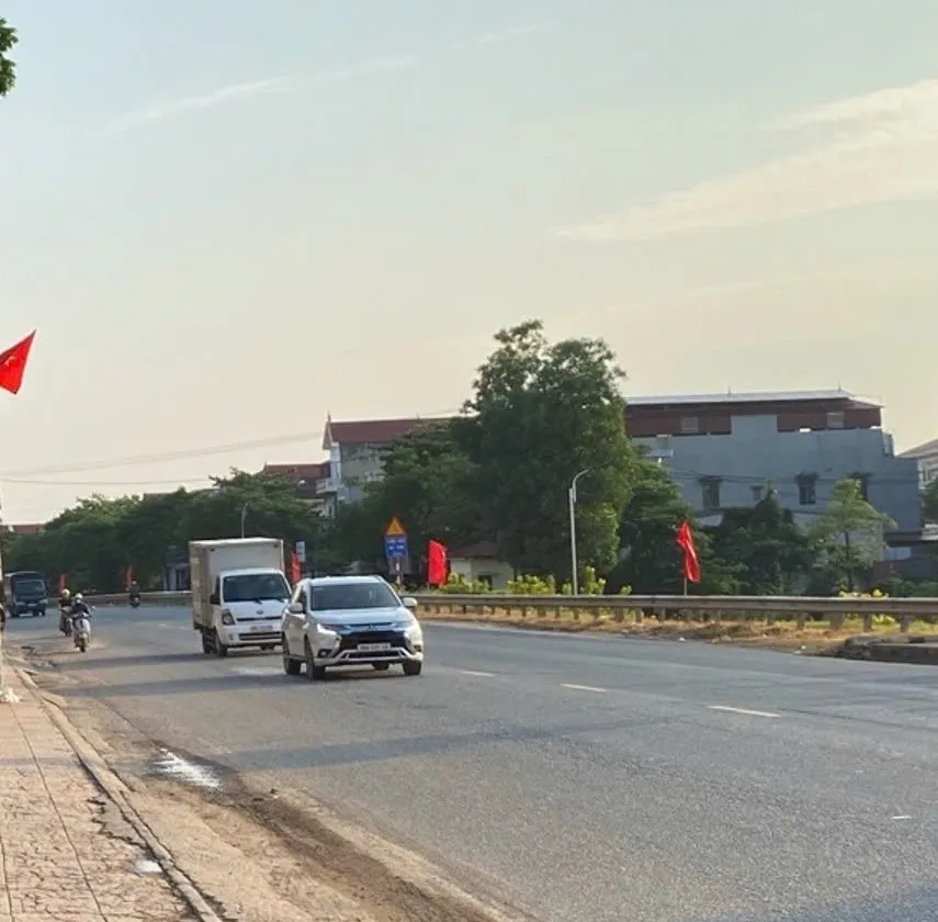 CÔ CHÚ " KHÔNG CÓ LƯ.Ơ.NG HƯU" GIỜ KIẾM 30 TRIỆU/ THÁNG CHỈ NHỜ MUA ĐÚNG CĂN NHÀ NHƯ NÀY …... Bán nhà mặt phố tại Lạng Giang, Bắc Ninh 01
