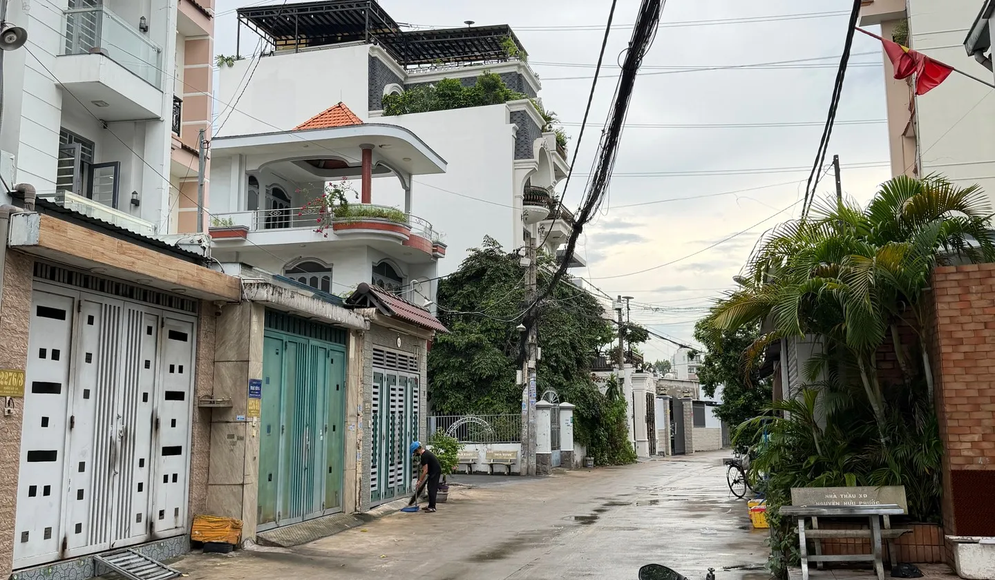 Bán nhà mặt phố lô góc 2 mặt hẻm xe tải tại Phường Trung Mỹ Tây, TP. Hồ Chí Minh... Bán nhà mặt phố tại Trung Mỹ Tây, Hồ Chí Minh 01