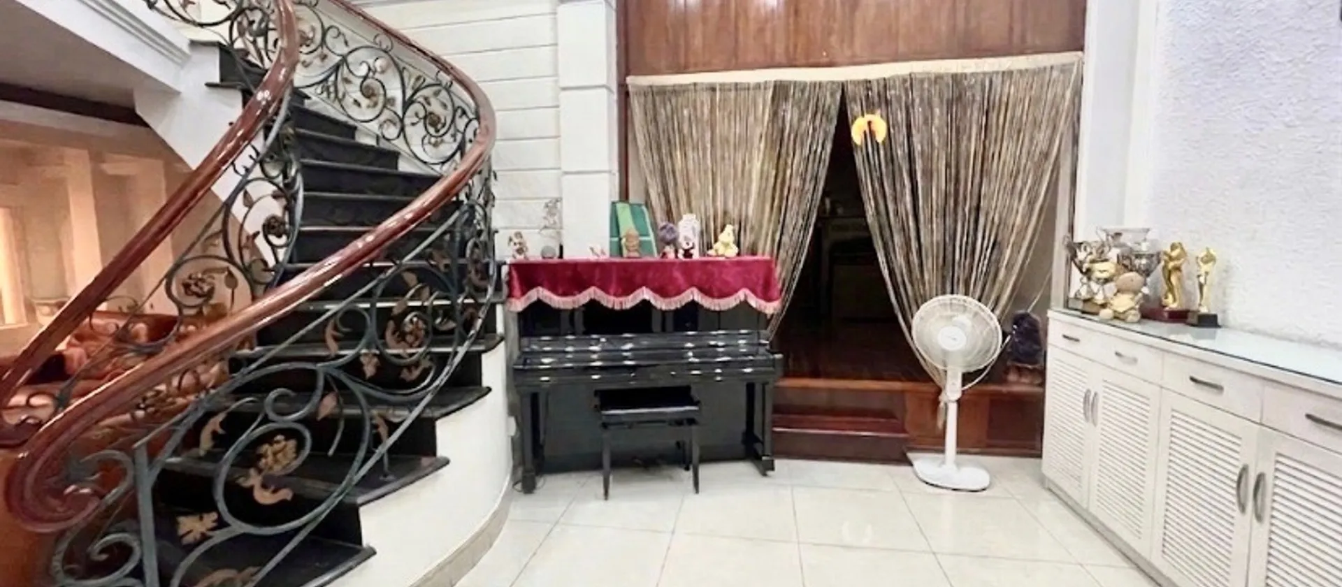 Biệt thự đẳng cấp tại TT Q1. Khu vực an ninh. Hiếm nhà bán, phù hợp gia đình nhiều thế hệ.... Bán biệt thự, liền kề tại Tân Định, Hồ Chí Minh 01