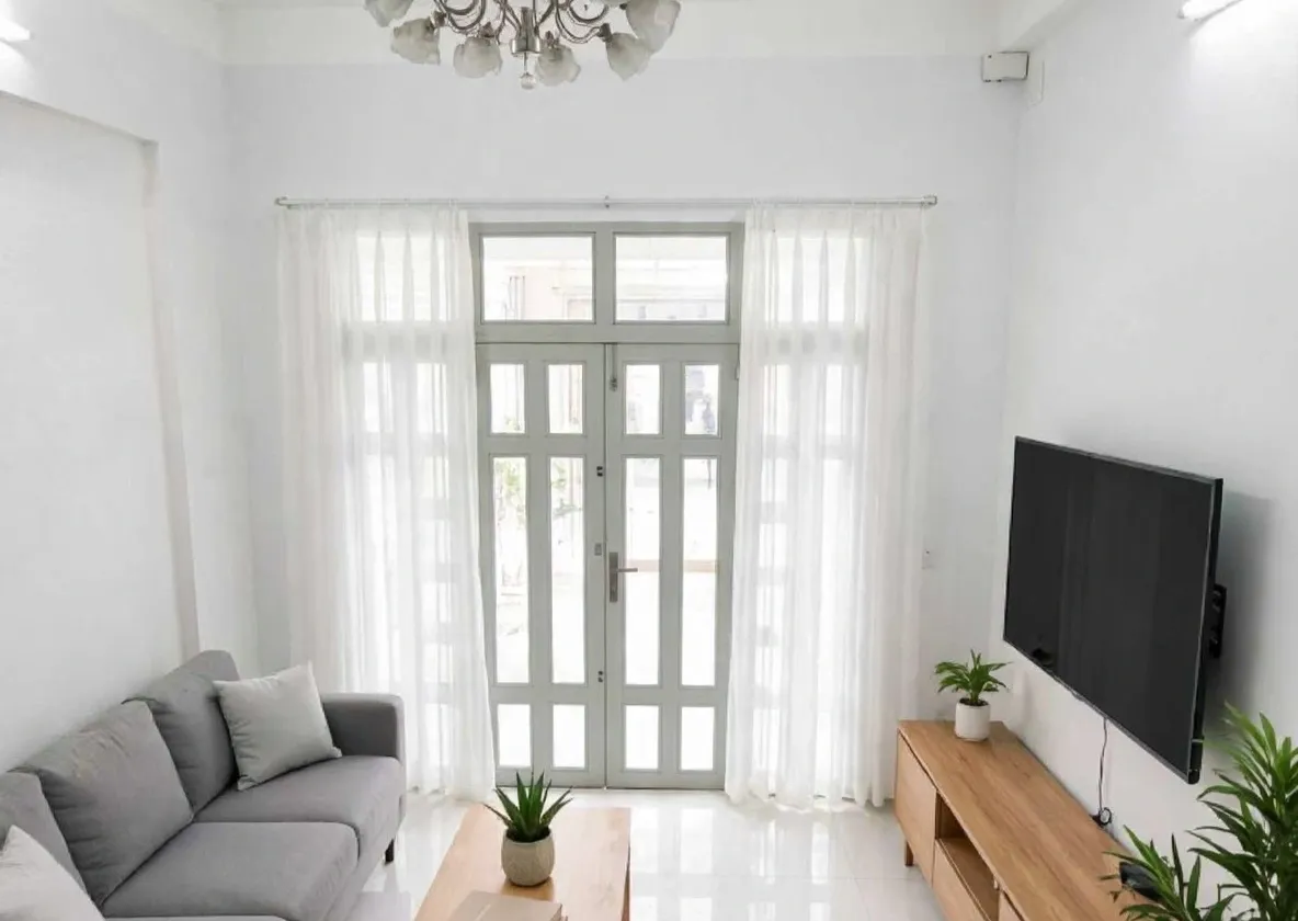 Ngay Nhà Thờ Xóm Chiếu - Hẻm xe tải - 108m2 - 10 tỷ nhỉnh - Ngang gần 5m - Sổ đẹp vuông vức... Bán nhà riêng tại Xóm Chiếu, Hồ Chí Minh 01