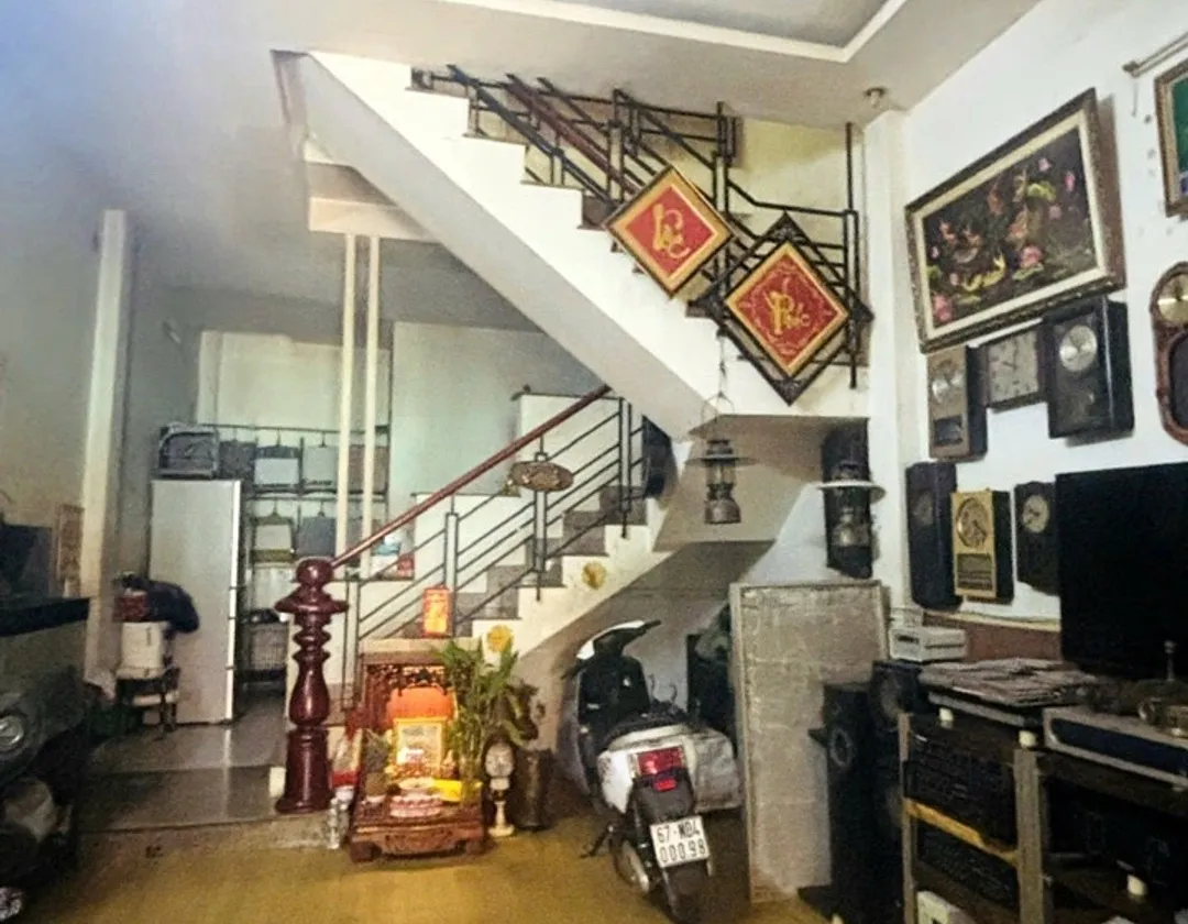 Nhà 3 tầng hẻm xe hơi thông Hương Lộ 2 Bình Tân, dt 4.3x13.5m, chính chủ bán 5.6 tỷ TL... Bán nhà riêng tại Bình Trị Đông, Hồ Chí Minh 01