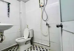 - Nhà mới đẹp 1 trệt 1 lầu mua về ở liền: 2PN- 2WC- nhà bếp, phòng ăn- phòng khách, ngay vòng xoa... Bán nhà riêng tại Hòa Bình, Hồ Chí Minh 04