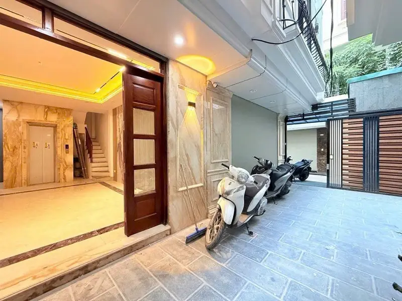 Nhà 5 tầng thang máy hiếm có tại Hoa Lư, ô tô qua cổng, giá tốt cho nhà đầu tư thông thái... Bán nhà riêng tại Hai Bà Trưng, Hà Nội 01