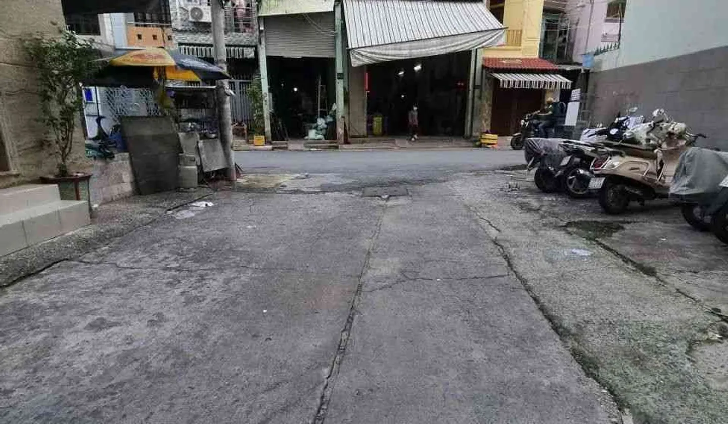 Nhà 3 tầng có thang máy, hẻm ô tô vào nhà khu Âu Cơ - Lạc Long Quân... Bán nhà riêng tại Tân Hòa, Hồ Chí Minh 01
