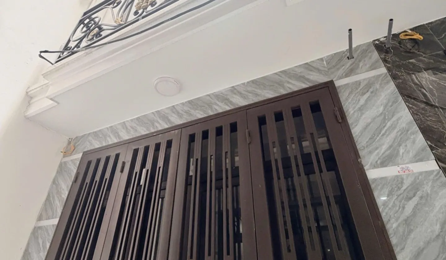 Bán nhà riêng 5 tầng tại Việt Hưng, diện tích 30m2, pháp lý sổ đỏ chính chủ... Bán nhà riêng tại Việt Hưng, Hà Nội 01