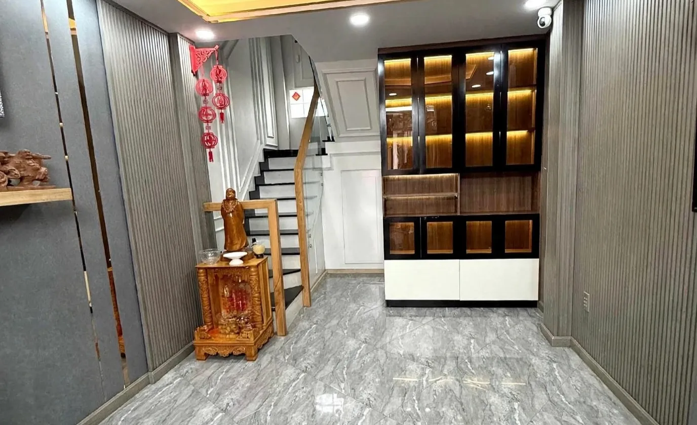GẦN HỒ BƠI KHÁNH HỘI - HẺM THÔNG - XE HƠI ĐỖ CỬA - 5 TẦNG - NHỈNH 5 TỶ... Bán nhà riêng tại Khánh Hội, Hồ Chí Minh 01