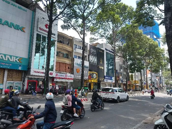 B.ÁN N.HÀ - QUẬN 5 – 4 TẦNG– 6 PN – HẺM TRƯỚC NHÀ 5M- NHỈNH 11 TỈ
📍 Vị trí trung tâm Q5, hẻm thông... Bán nhà riêng tại Chợ Quán, Hồ Chí Minh 01