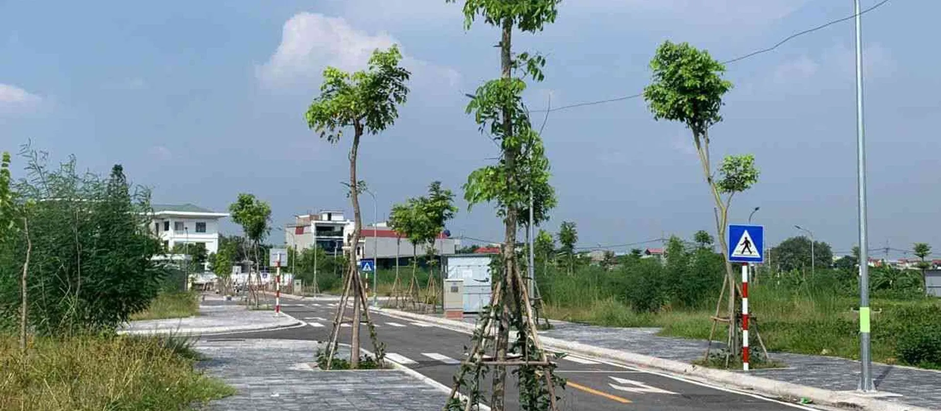 TL03 TIẾN THẮNG – LÔ GÓC 3 THOÁNG – HẠ TẦNG ĐỒNG BỘ
✨ Lô góc xẻ khe, vị trí đẹp, đường rộng ô tô... Bán đất tại Tiến Thắng, Hà Nội 01