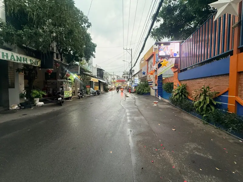Nhà 2 tầng hẻm 3 gác gần công viên, chợ sầm uất... Bán nhà riêng tại Thông Tây Hội, Hồ Chí Minh 01
