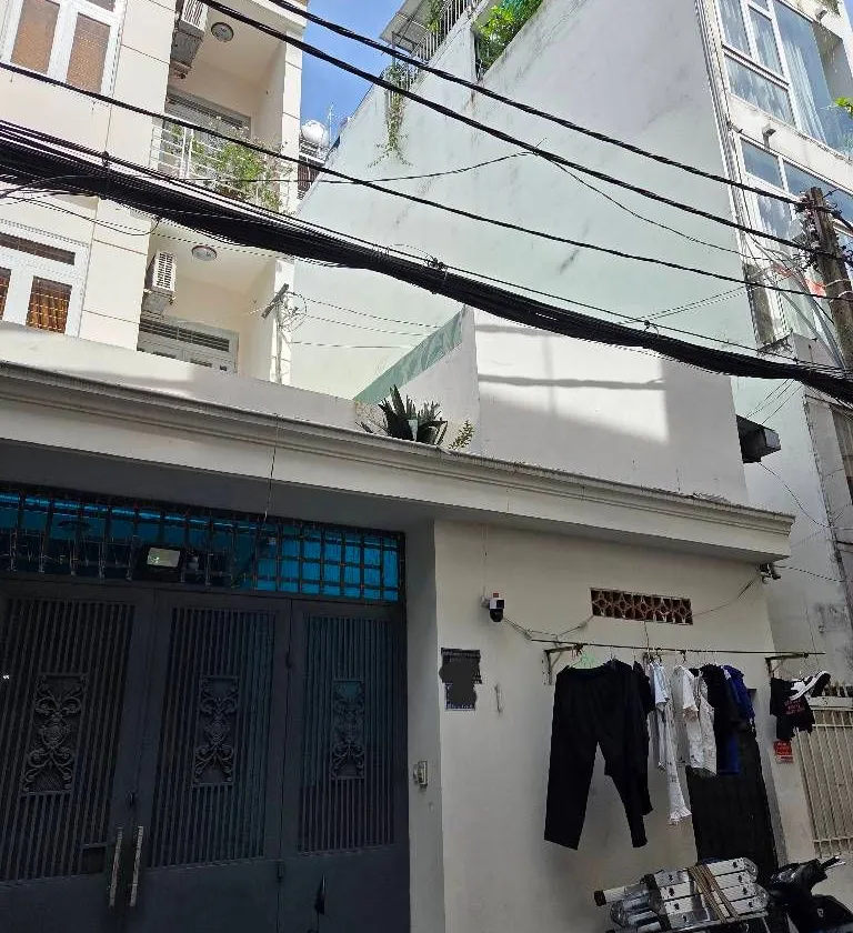 Bán nhà riêng 2 tầng 6PN hẻm 6m sát mặt tiền Hoàng Hoa Thám... Bán nhà riêng tại Tân Bình, Hồ Chí Minh 01