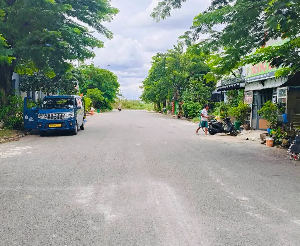 Nhà mặt phố 4 tầng, 5x20m, gần Đại học Kinh tế Nguyễn Văn Linh, Bình Chánh... Bán nhà mặt phố tại Bình Hưng, Hồ Chí Minh 01