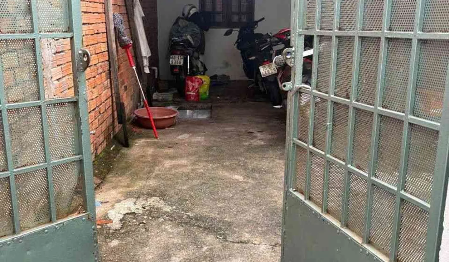 Bán nhà riêng 2 tầng hướng Đông Nam tại phường Tân Thới Hiệp, quận 12... Bán nhà riêng tại Tân Thới Hiệp, Hồ Chí Minh 01