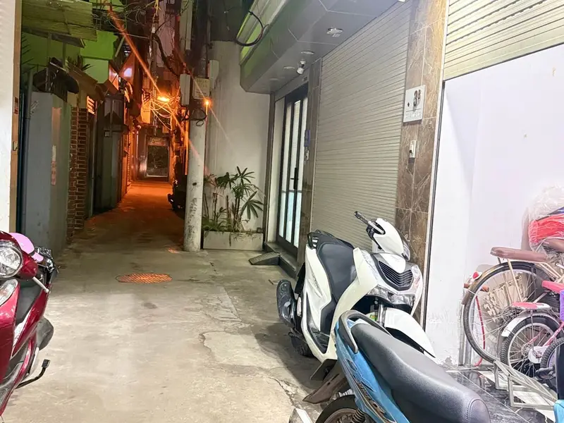 Nhà 5 tầng chắc chắn, cách phố Kim Giang chỉ vài bước chân - cơ hội vàng cho nhà đầu tư... Bán nhà riêng tại Định Công, Hà Nội 01