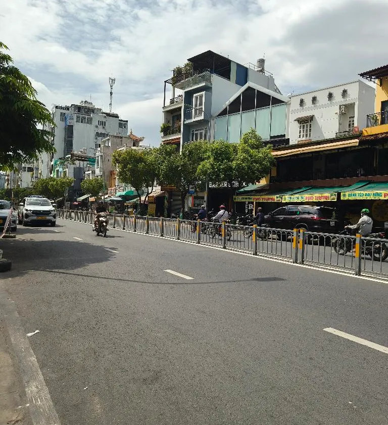 Sát MT Hoàng Diệu - 54m² - 2 Tầng - Nhỉnh 4 tỷ - SHR... Bán nhà riêng tại Khánh Hội, Hồ Chí Minh 01