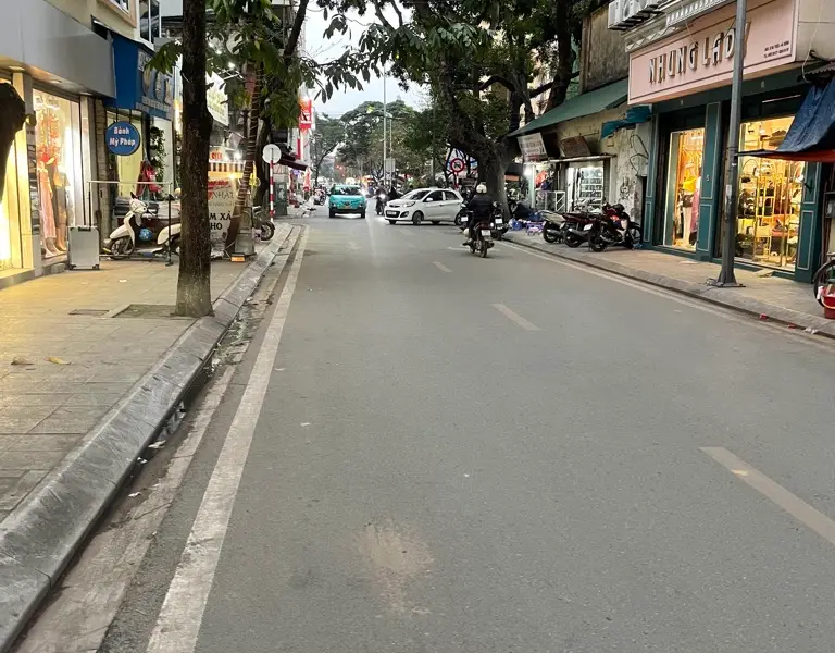 Sở Hữu Ngay Nhà Mặt Phố Bà Triệu - Kinh Doanh Đỉnh, Vỉa Hè Rộng... Bán nhà mặt phố tại Hà Đông, Hà Nội 01