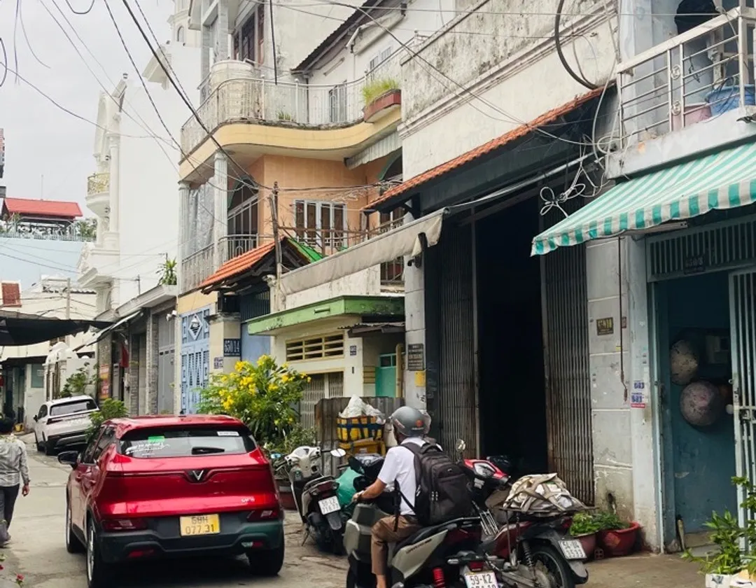 Nhà riêng 3 tầng 3 phòng ngủ gần trung tâm quận Bình Tân... Bán nhà riêng tại Bình Trị Đông, Hồ Chí Minh 01