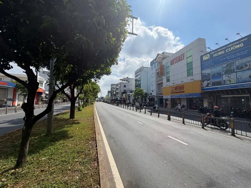 Nhà MT góc siêu rộng, mua nhanh giá ngon tại Kinh Dương Vương... Bán nhà mặt phố tại Phú Lâm, Hồ Chí Minh 01