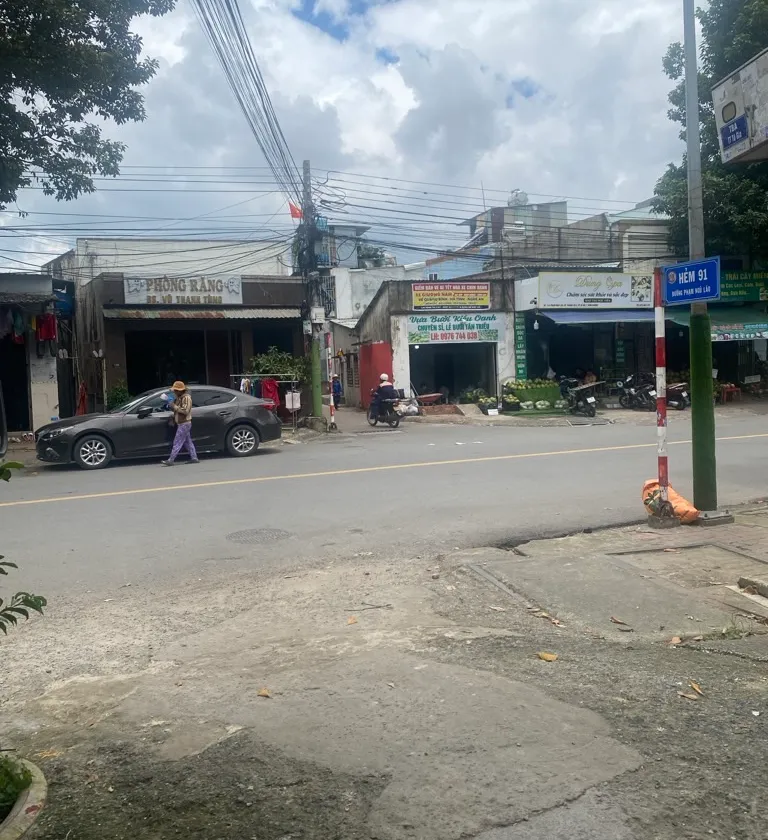 Bán dãy nhà trọ 6 phòng tại phường Dĩ An giá 4,6 tỷ... Bán nhà riêng tại Dĩ An, Hồ Chí Minh 01