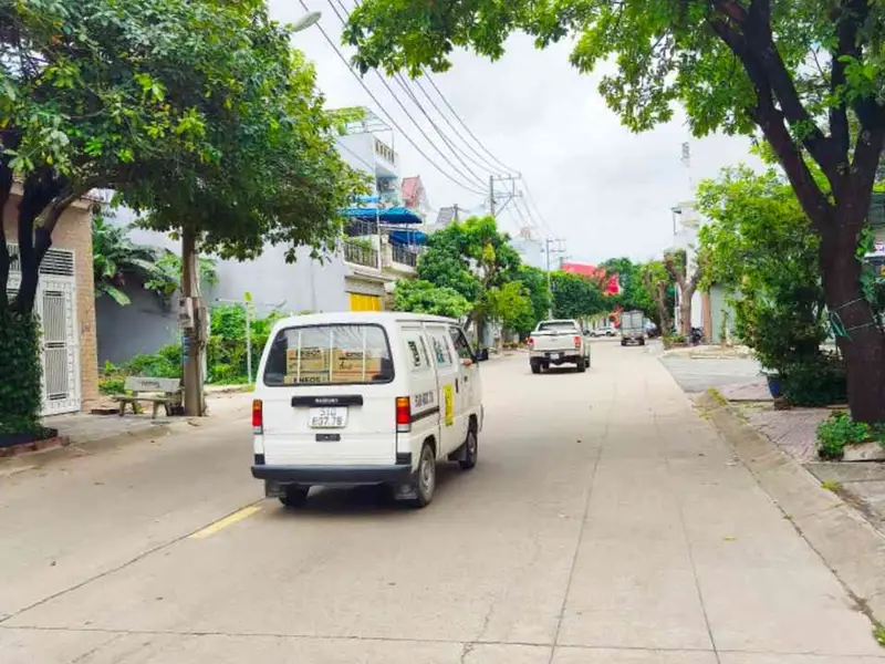 Bán nhà mặt phố 3 tầng tại trung tâm hành chính Dĩ An, diện tích 136m2... Bán nhà mặt phố tại Dĩ An, Hồ Chí Minh 01