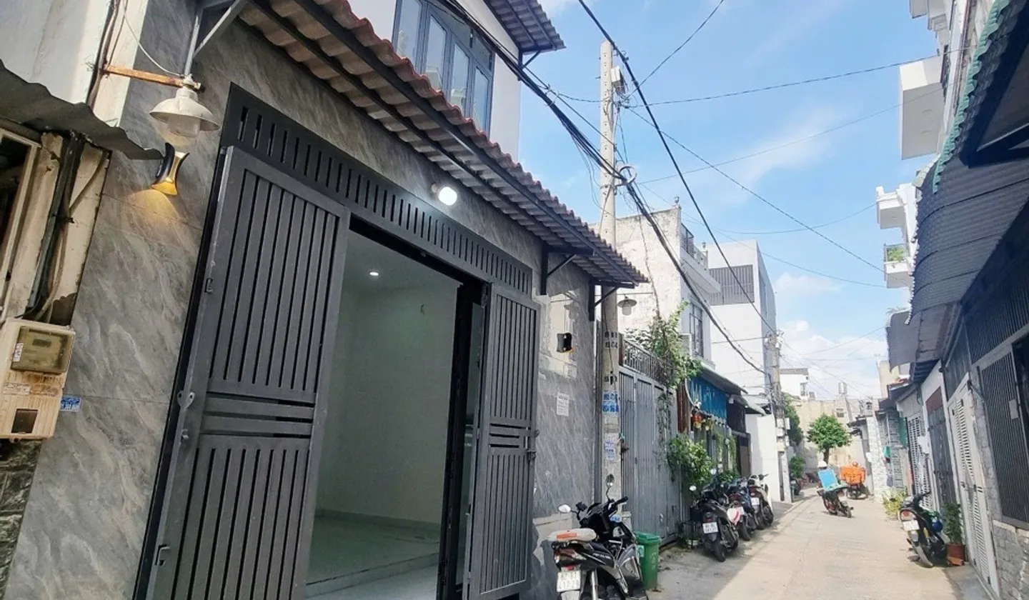 NHÀ MỚI ĐẸP – KIÊN CỐ – HẺM XE HƠI THÔNG DT 5.4x15 2 tầng chỉ nhỉnh 3 Đ... Bán nhà riêng tại Trung Mỹ Tây, Hồ Chí Minh 01