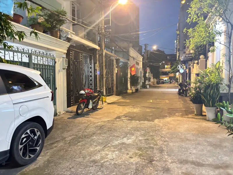 Bán nhà riêng 3 tầng diện tích 34,2m² tại khu vực Hoàng Diệu với pháp lý đầy đủ... Bán nhà riêng tại Phú Nhuận, Hồ Chí Minh 01