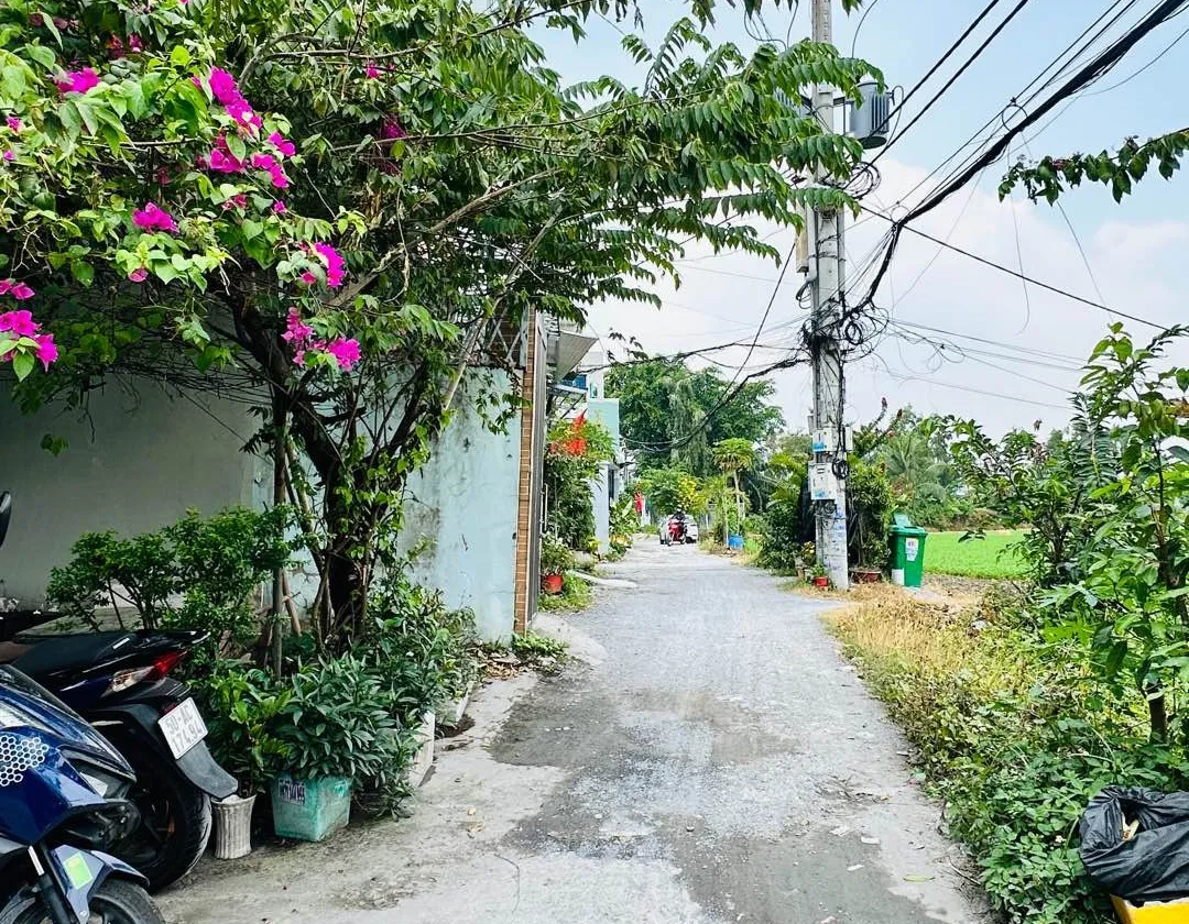 Bán nhà riêng 3 tầng tại Hà Huy Giáp, diện tích 189.8m², chỉ 11 tỷ VNĐ... Bán nhà riêng tại An Phú Đông, Hồ Chí Minh 01