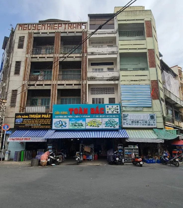 Nhà mặt phố sầm uất Quận 5 giá tốt... Bán nhà mặt phố tại Chợ Lớn, Hồ Chí Minh 01