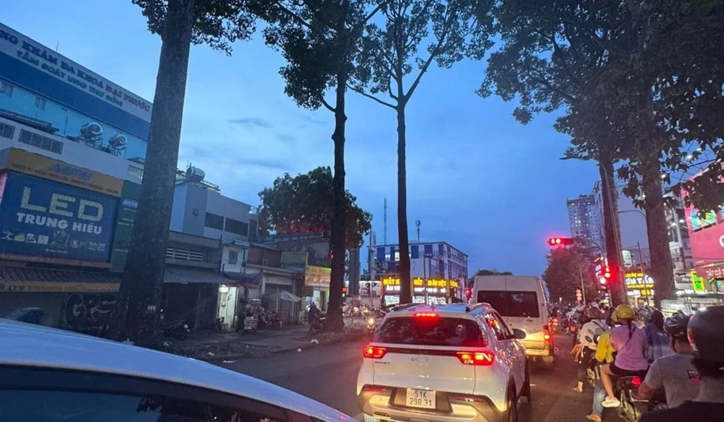 Nhà mặt tiền Quận 10 - Cơ hội kinh doanh đỉnh cao... Bán nhà mặt phố tại Diên Hồng, Hồ Chí Minh 01