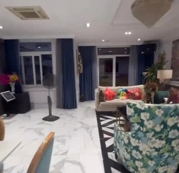 Siêu phẩm nhà 5 tầng mặt tiền rộng tại Hồ Văn Huê... Bán nhà riêng tại Đức Nhuận, Hồ Chí Minh 01