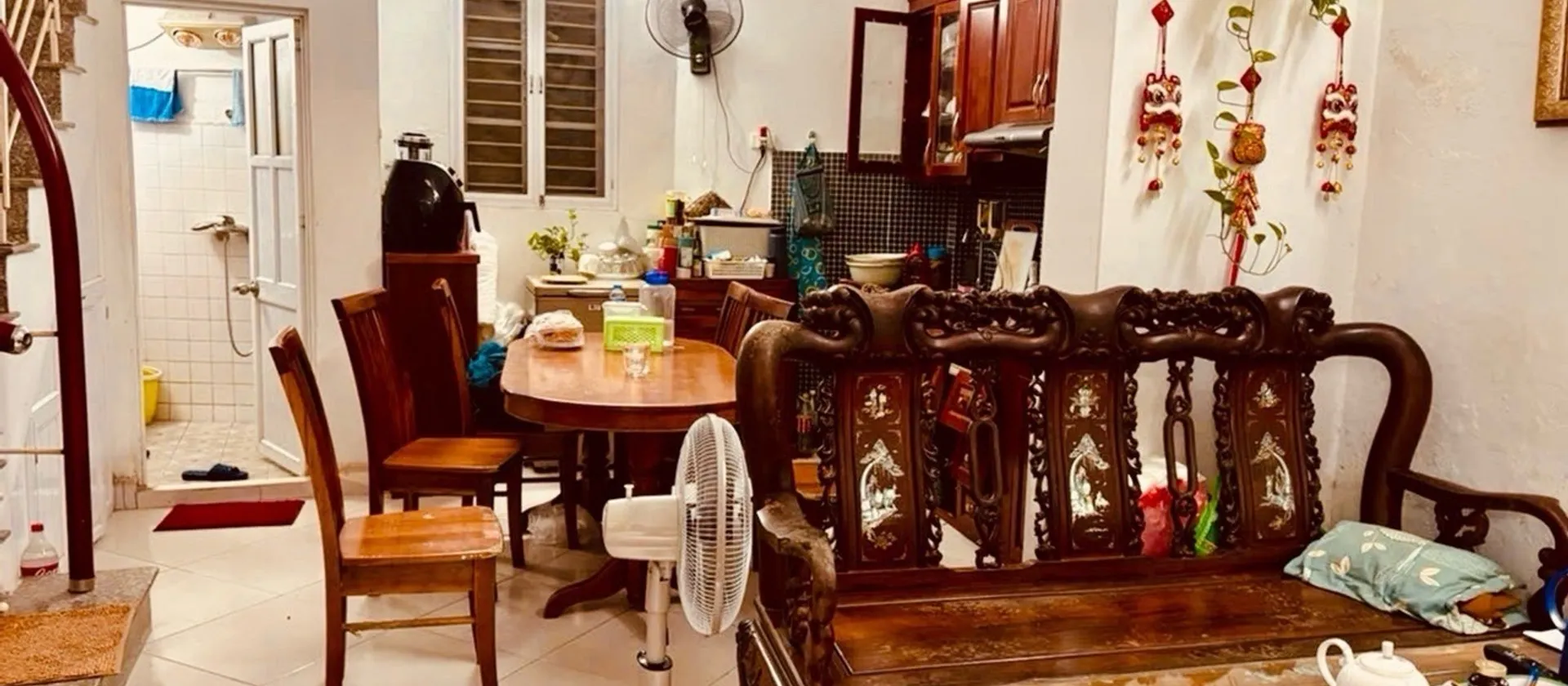 BUÔN BÁN TẤP NẬP-VỈA HÈ Ô TÔ TRÁNH-GẦN VINCOM PHẠM NGỌC THẠCH-NHÀ 3 TẦNG-MẶT TIỀN 4.5m-12.3 TỶ... Bán nhà riêng tại Kim Liên, Hà Nội 01