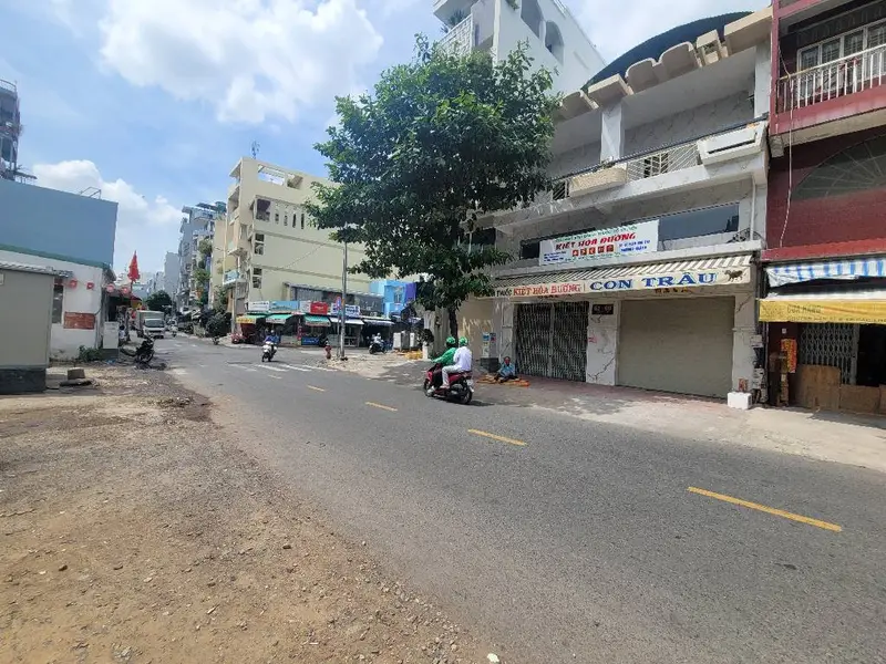 Bán nhà mặt phố 3 tầng, 7 phòng ngủ tạ
i Bình Tiên, TPHCM... Bán nhà mặt phố tại Bình Tiên, Hồ Chí Minh 01