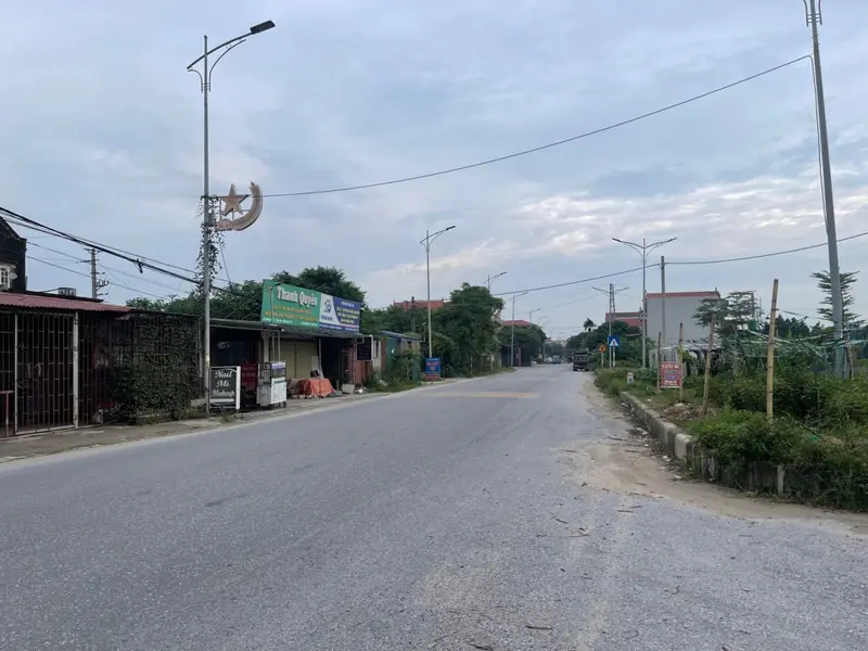 KHU ĐẤU GIÁ PHÙNG HƯNG, KHOÁI CHÂU - VỈA HÈ, Ô TÔ TRÁNH
💥Mô tả:
✅Vị trí:
- Mảnh đất có vị trí v... Bán đất tại Khoái Châu, Hưng Yên 01
