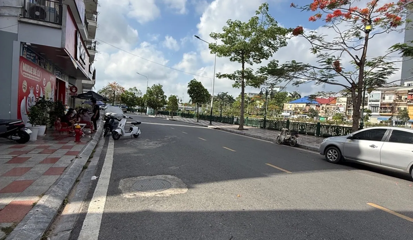 Nhà mặt phố 3 tầng thiết kế hiện đại, tiện ích đầy đủ tại vị trí đắc địa... Bán nhà mặt phố tại Hồng Bàng, Hải Phòng 01