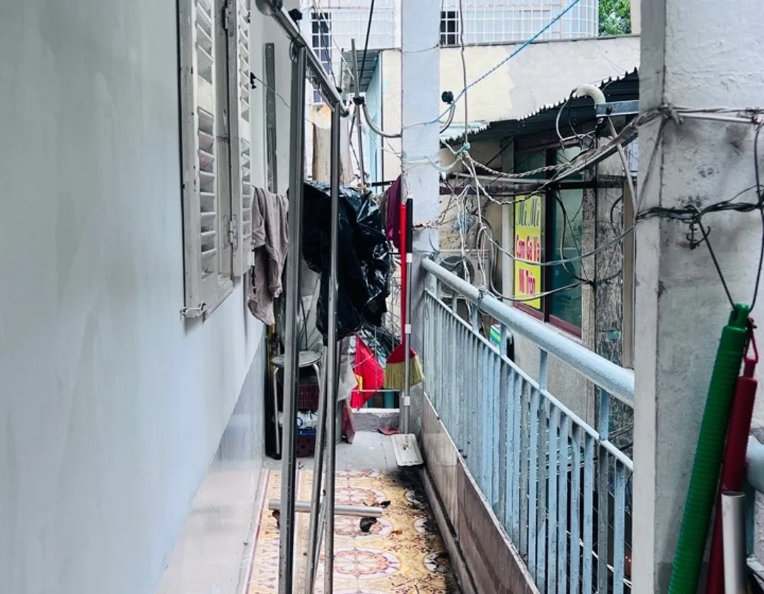 Nhà 2 Tầng 3 Mặt Hẻm Xe Hơi Quay Đầu Quận 1... Bán nhà riêng tại Cầu Ông Lãnh, Hồ Chí Minh 01