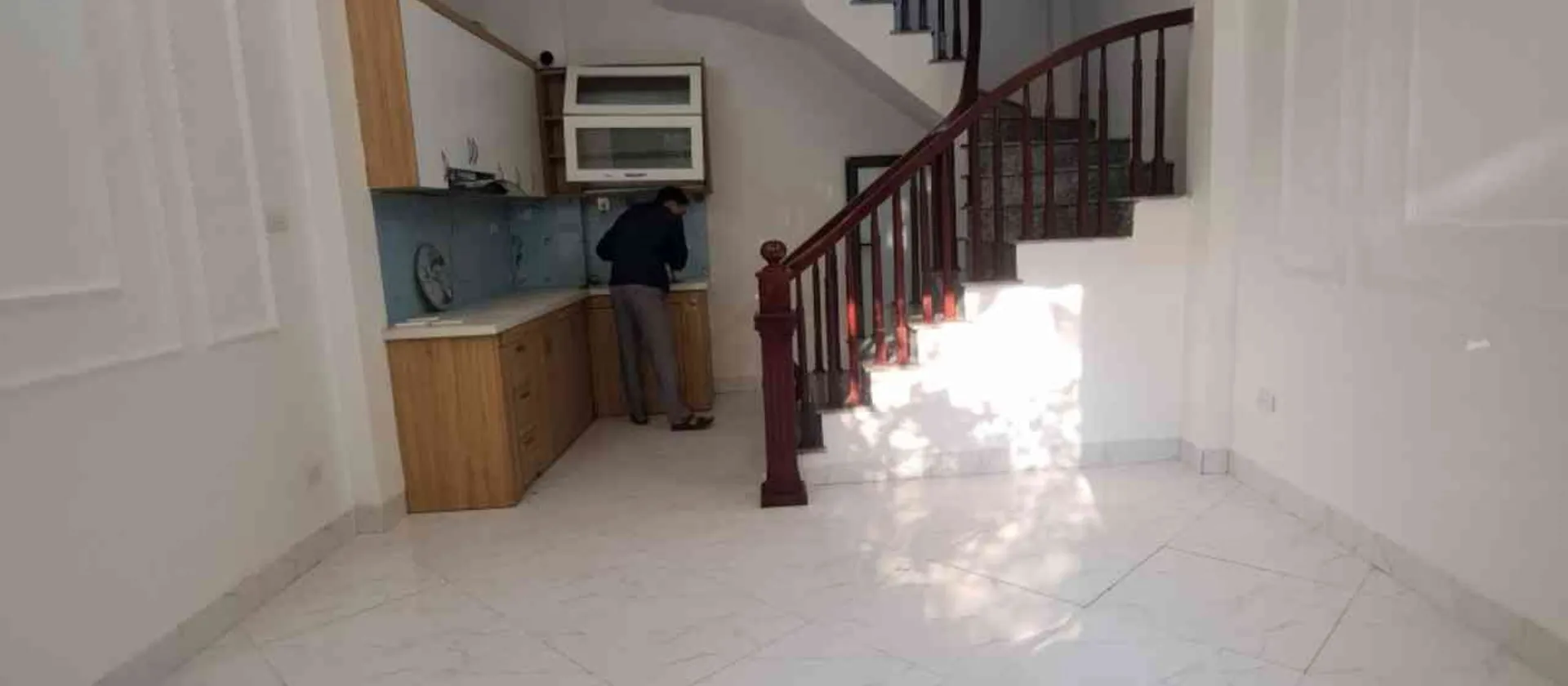 Bán nhà riêng 4.5 tầng tại phường Long Biên, Hà Nội, sân riêng, gần mặt phố Thạch Bàn... Bán nhà riêng tại Long Biên, Hà Nội 01