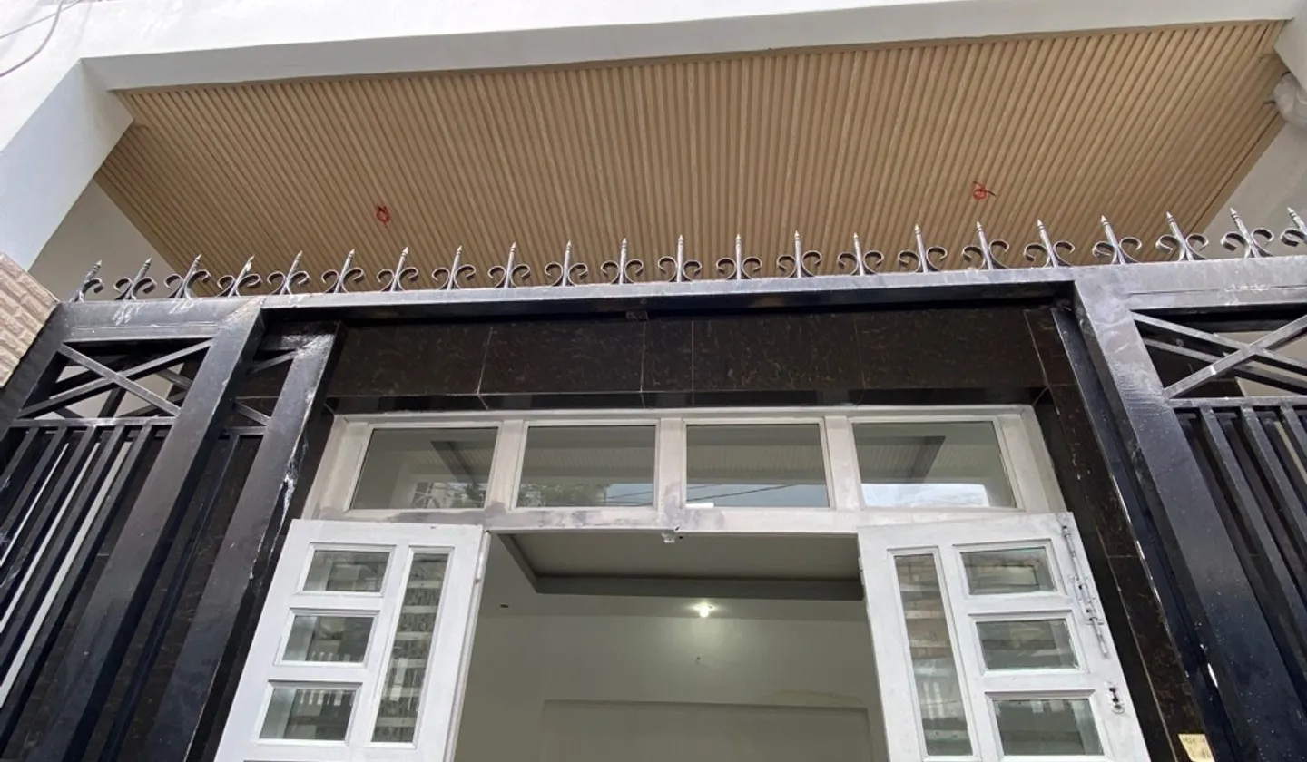 Nhà 2 tầng, 3 phòng ngủ thoáng mát ở Bình Đông... Bán nhà riêng tại Bình Đông, Hồ Chí Minh 01