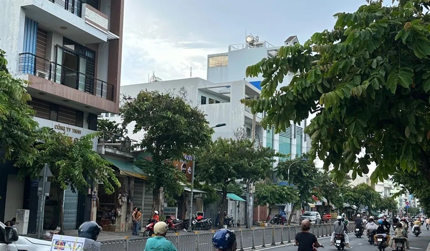 Bán nhà mặt phố Phạm Văn Chí Quận 6, 5 tầng, mặt tiền kinh doanh 3.6m... Bán nhà mặt phố tại Bình Tiên, Hồ Chí Minh 01