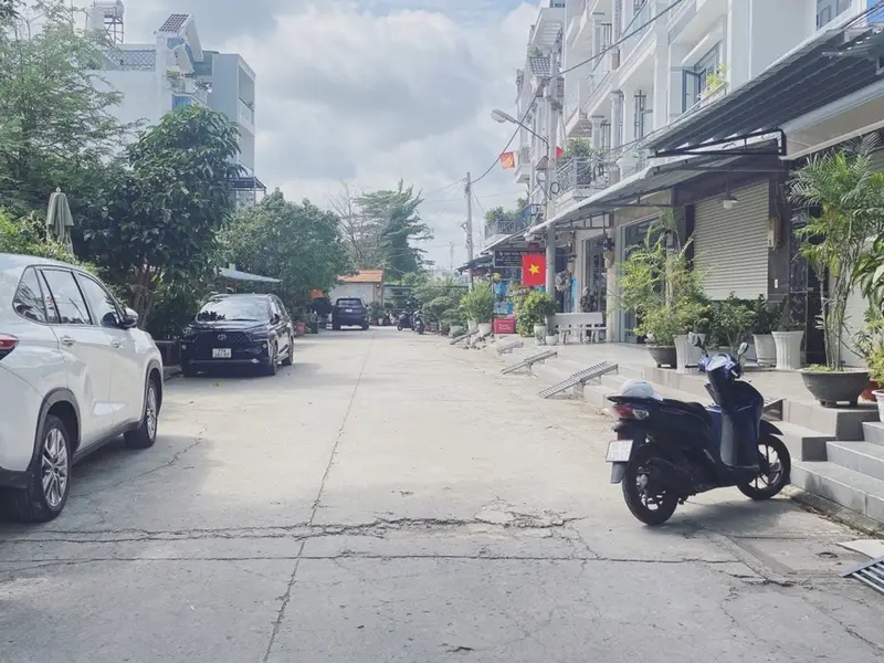 Bán nhà riêng - Hẻm xe tải - 3 tầng - 4PN - Thị Trấn Nhà Bè - mặt tiền gần 6m... Bán nhà riêng tại Nhà Bè, Hồ Chí Minh 01