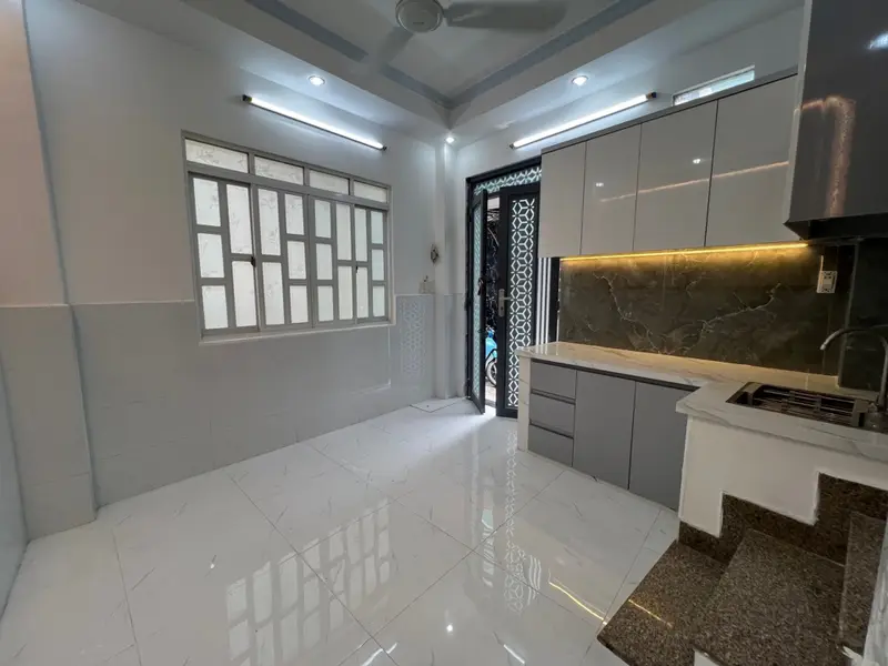 🆘 S.i.êu ph.ẩm Ba Đình Q.8 – Căn góc 3 tầng – DTSD 54m² – Hẻm thông – Cách hẻm xe hơi chỉ 2 căn... Bán nhà riêng tại Chánh Hưng, Hồ Chí Minh 01