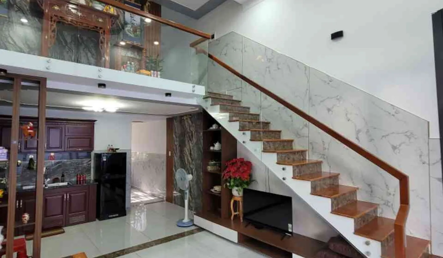 Nhà gác đúc kiên cố, ô tô 7 chỗ vào tận cửa, giá chỉ 2,25 tỷ... Bán nhà riêng tại Tân Đông Hiệp, Hồ Chí Minh 01