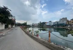 BÁN ĐẤT 76.8M2- MT 4.5M- MẶT HỒ, VỈA HÈ, Ô TÔ TRÁNH - 11.3 Tỷ... Bán đất tại Long Biên, Hà Nội 02