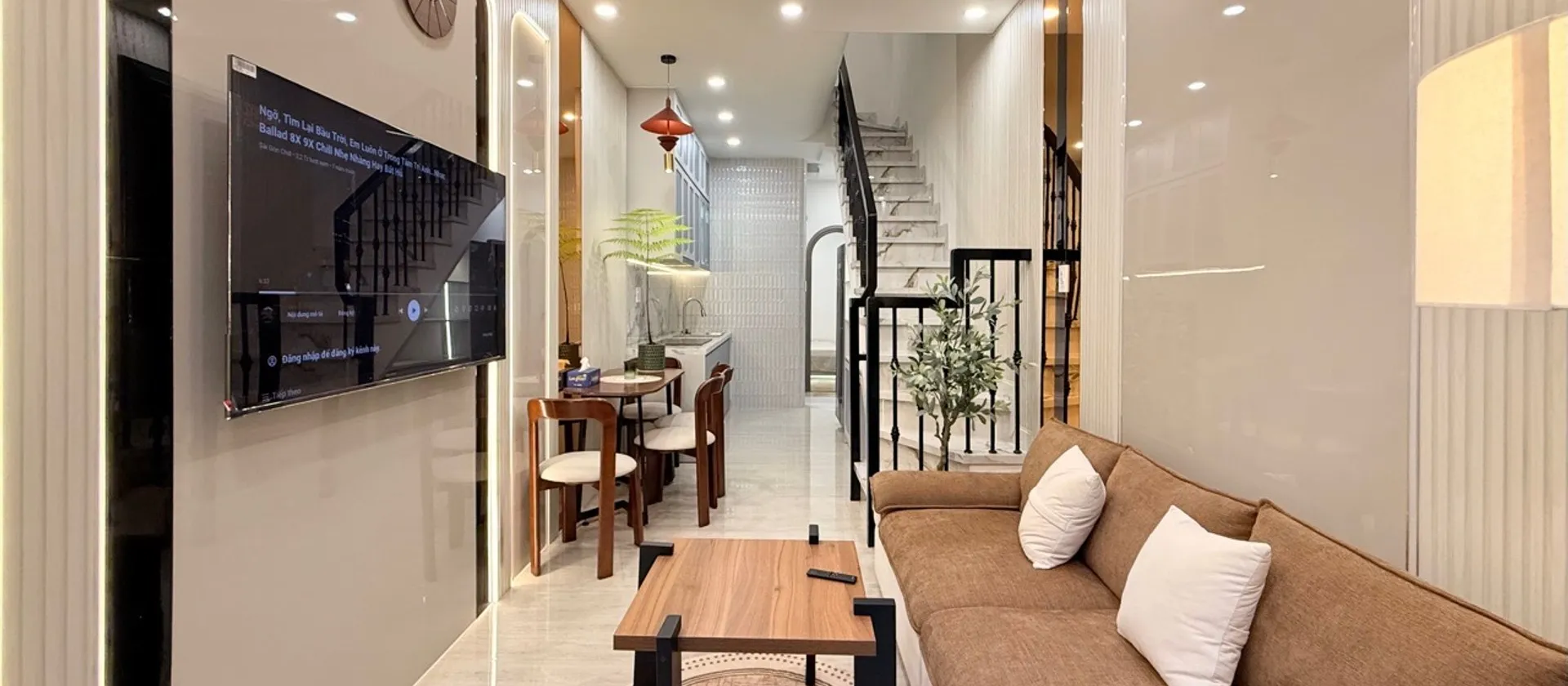 Nhà xinh có sân vườn nhỏ tại Đức Nhuận, Sài Gòn... Bán nhà riêng tại Đức Nhuận, Hồ Chí Minh 01