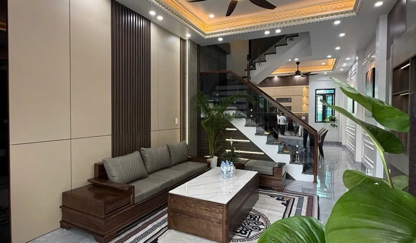 Nhà 3 tầng mặt tiền rộng 4m thiết kế hiện đại, sân đỗ ô tô tại khu dân cư yên tĩnh... Bán nhà riêng tại Hồng An, Hải Phòng 01