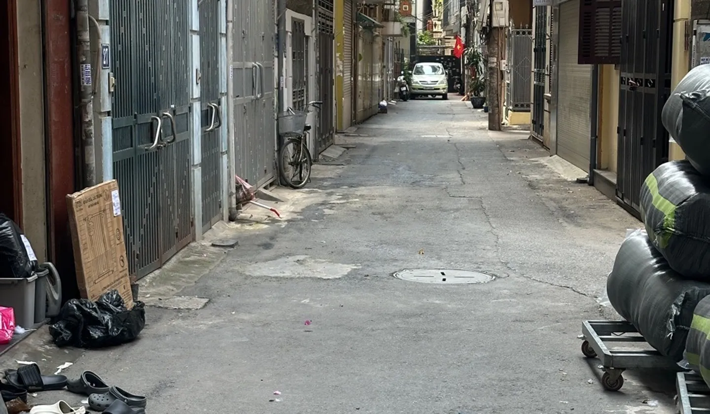 Bán nhà riêng 4 tầng tại trung tâm quận Cầu Giấy, mặt tiền rộng ô tô vào nhà... Bán nhà riêng tại Cầu Giấy, Hà Nội 01